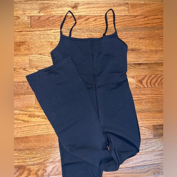 Aritzia Wilfred Free Divinity Flare Jumpsuit - Picture 2 of 2